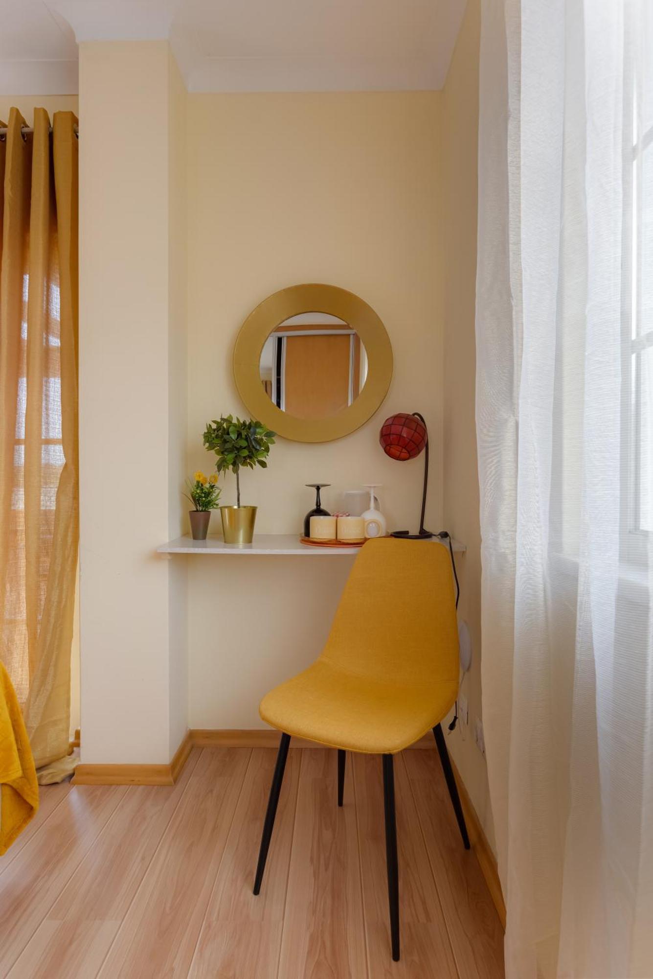 Chez Imaginarios-exclusive & Hideout