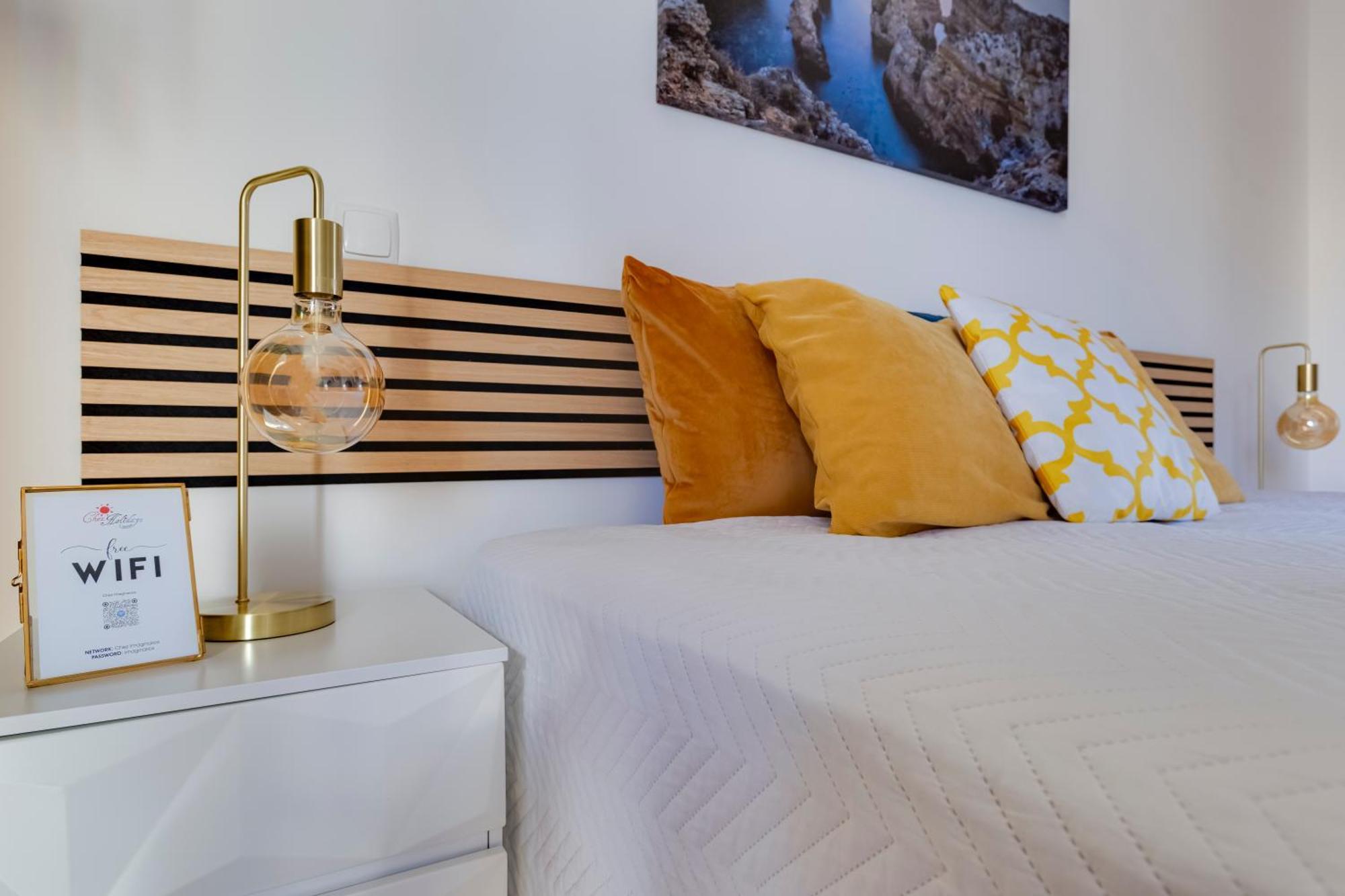 Chez Imaginarios-exclusive & Hideout