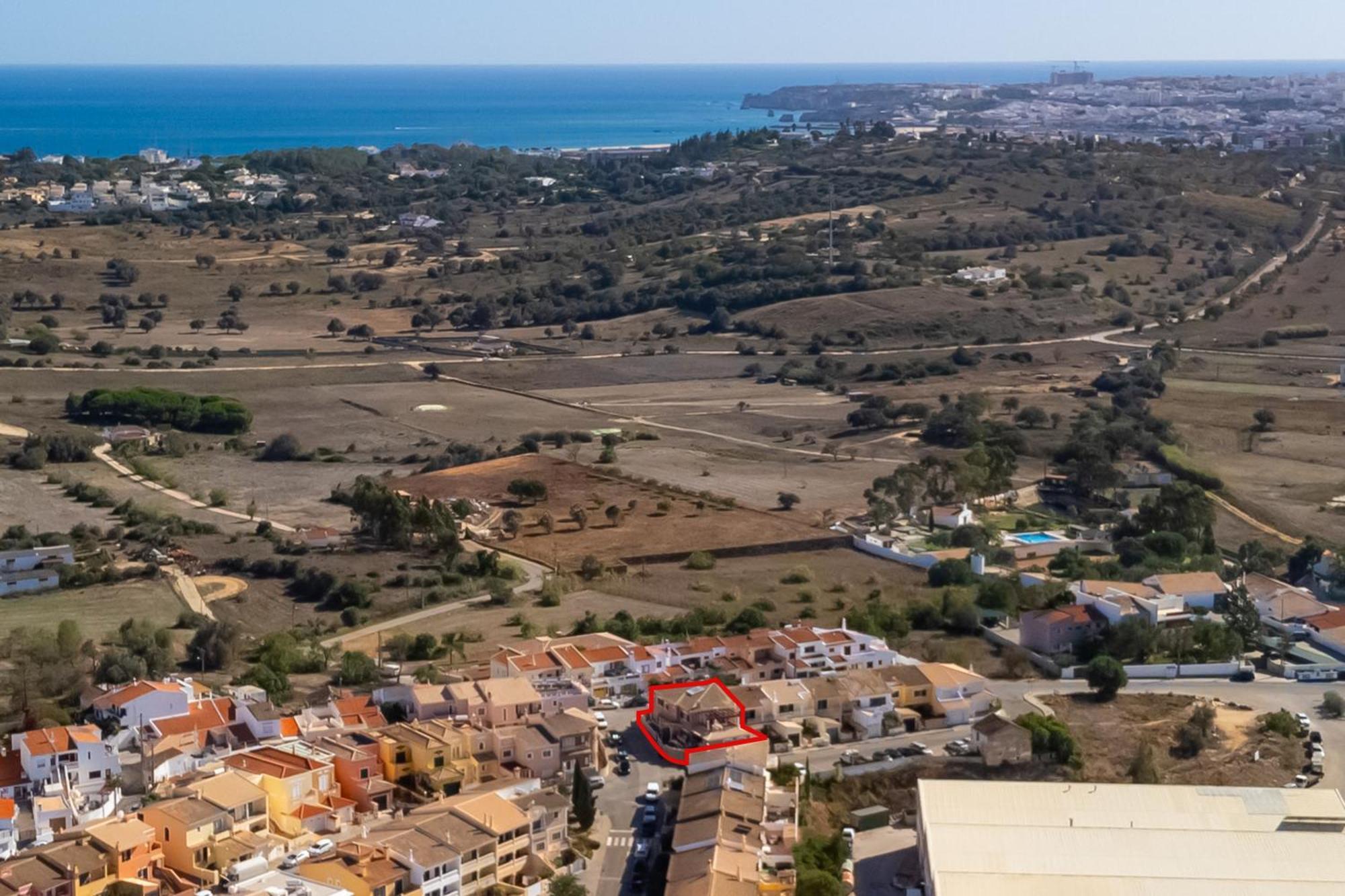 Chez Imaginarios-exclusive & Hideout